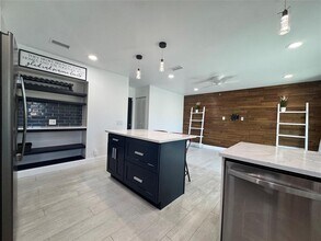 7481 Santa Monica Dr in Margate, FL - Building Photo - Building Photo