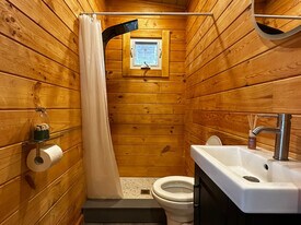 28 Hall's Quarry Rd in Parry Sound, ON - Building Photo
