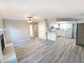 442 77th Ave N, Unit 442 in St. Petersburg, FL - Foto de edificio - Building Photo