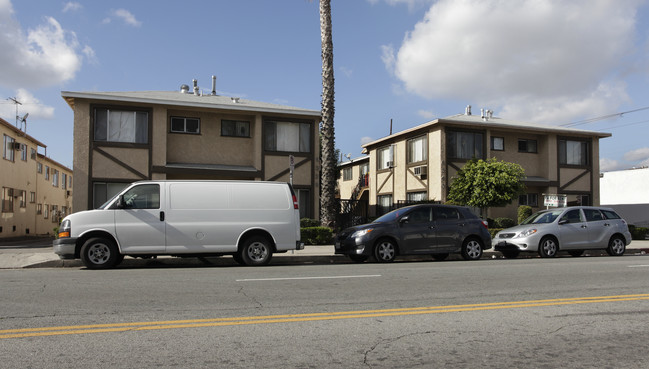 6339-6343 Coldwater Canyon Ave in North Hollywood, CA - Building Photo - Building Photo