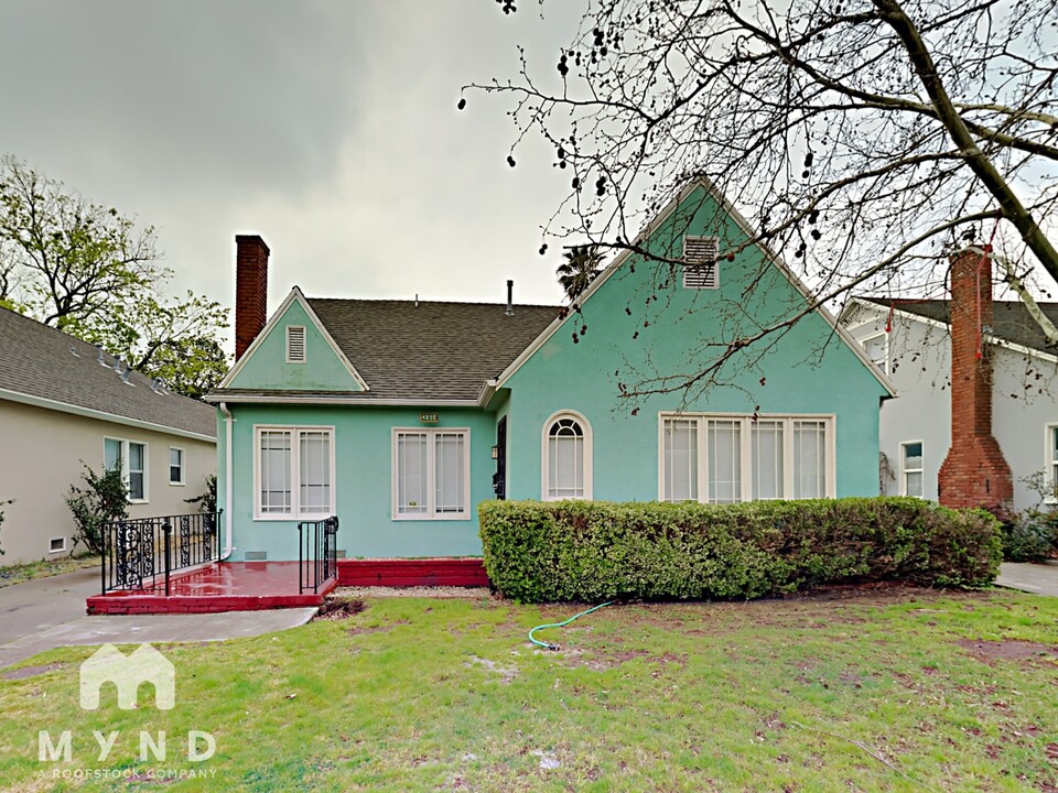 4890 7th Ave in Sacramento, CA - Foto de edificio