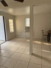 919 N Grandview Ave, Unit 5 in Daytona Beach, FL - Foto de edificio - Building Photo
