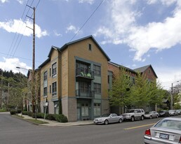 La Stella Apartments in Portland, OR - Building Photo