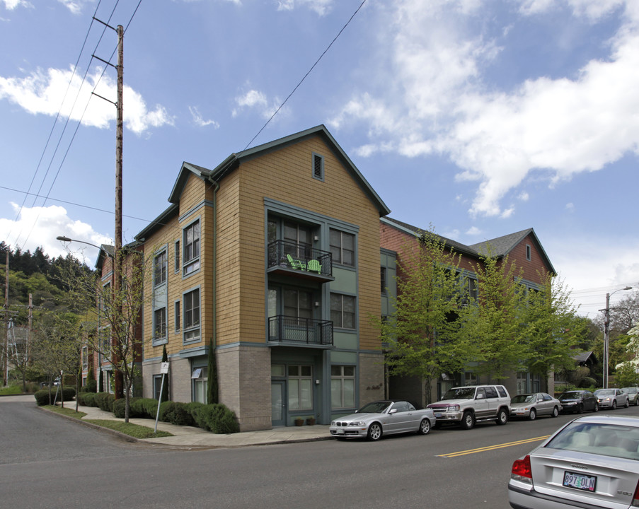 La Stella Apartments in Portland, OR - Foto de edificio