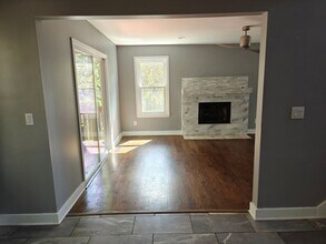 925 Dogwood Park Dr in Lawrenceville, GA - Building Photo - Building Photo