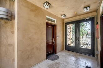 11323 Huston St in North Hollywood, CA - Building Photo - Building Photo