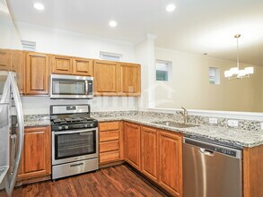 4300 Edgewater Blvd NE in Lacey, WA - Foto de edificio - Building Photo