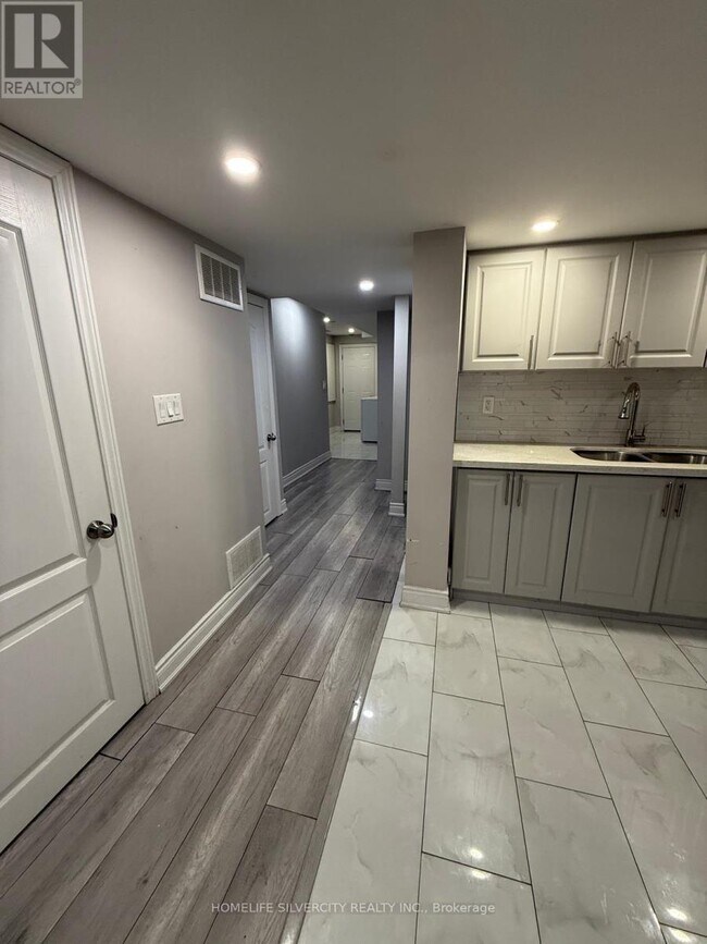 58 Lanark Cir in Brampton, ON - Building Photo - Building Photo