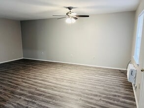 Pied Piper Apartments (Studio/1 Bath) in Baton Rouge, LA - Building Photo - Building Photo