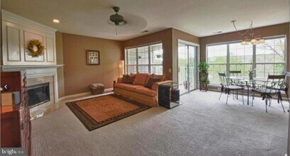 9296 Cardinal Forest Ln in Lorton, VA - Building Photo - Building Photo