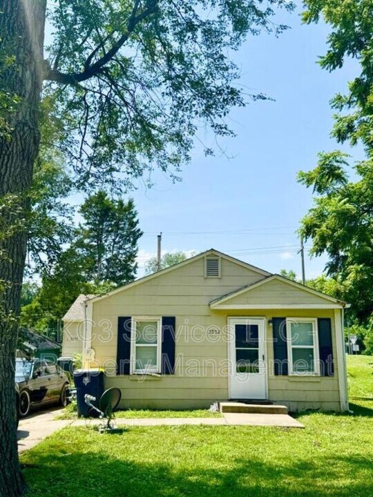 3954 N Jackson Ave in Kansas City, MO - Building Photo
