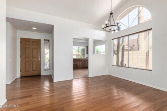 9285 E Sutton Dr in Scottsdale, AZ - Building Photo - Building Photo