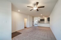 18524 Quiet Range Dr in Elgin, TX - Foto de edificio - Building Photo