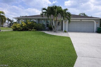 2302 SW 53rd Terrace in Cape Coral, FL - Building Photo - Building Photo