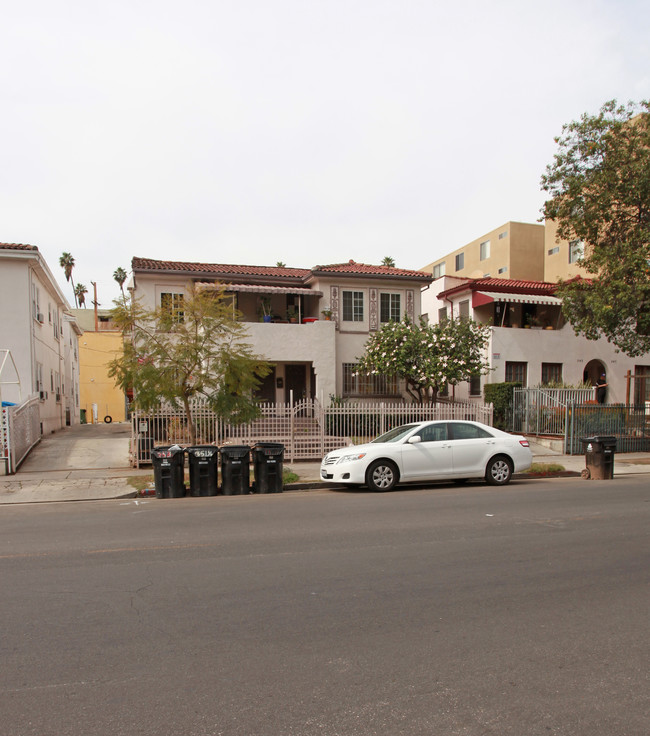 351 S Catalina St in Los Angeles, CA - Foto de edificio - Building Photo