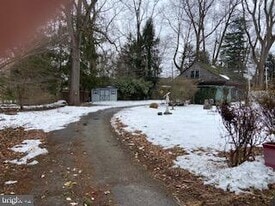 737 Polo Rd in Bryn Mawr, PA - Building Photo