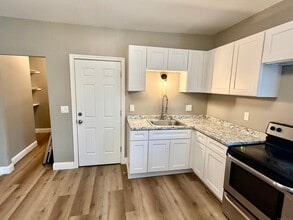 16 Sterling St in Hartford, CT - Building Photo - Building Photo