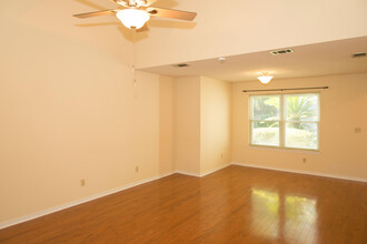 71 7th St in Shalimar, FL - Building Photo - Building Photo
