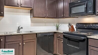 130 Camino De Oro, Unit 910 in San Antonio, TX - Building Photo - Building Photo