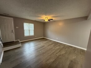 906 Seabreeze Ct in Chesapeake, VA - Building Photo - Building Photo