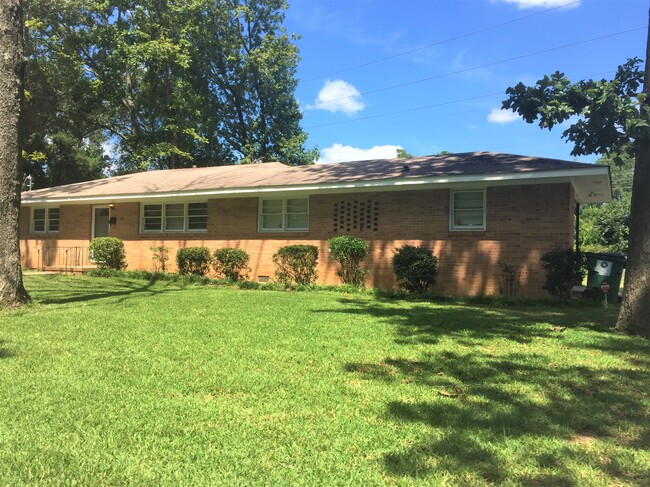 property at 112 Peachtree Pl