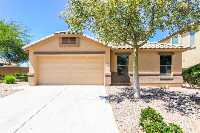 property at 992 E Saddle Way