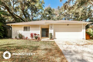 37 Harbor Oaks Cir in Safety Harbor, FL - Building Photo