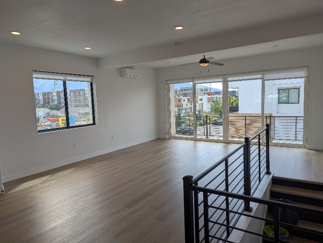 property at 44 W Iko Ave