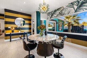 2325 N Girasol Ave in Palm Springs, CA - Building Photo - Building Photo