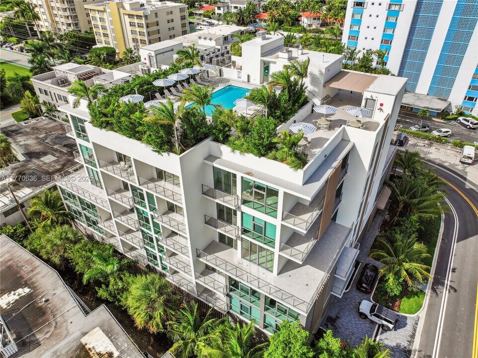 10281 W Bay Harbor Dr in Bay Harbor Islands, FL - Foto de edificio