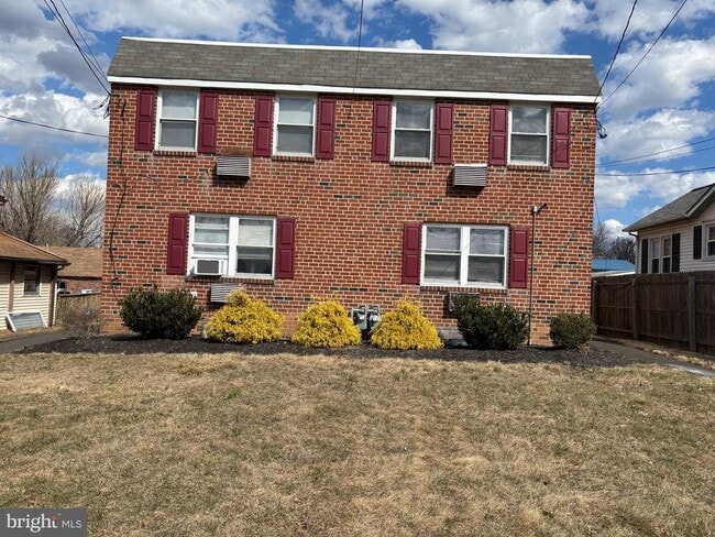 35-37-37 E Hancock St in Lansdale, PA - Building Photo - Building Photo