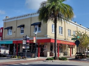 115 E 4th Ave, Unit 209 in Mount Dora, FL - Foto de edificio - Building Photo