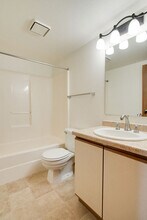 Ridgewood Apartments in Grand Forks, ND - Building Photo - Building Photo