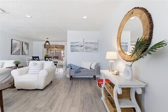 7608 Sue Ellen Dr in Port Richey, FL - Building Photo - Building Photo