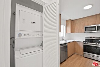 2619 Carmona Ave in Los Angeles, CA - Building Photo - Building Photo