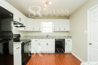 206 Oak Cir N in Stockbridge, GA - Building Photo - Building Photo