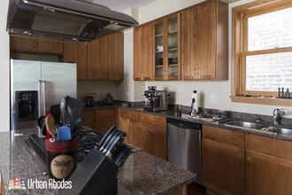 1437 W Olive Ave, Unit 2A in Chicago, IL - Building Photo - Building Photo
