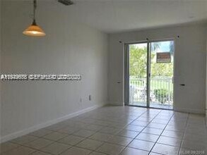 17830 NW 73rd Ave in Hialeah, FL - Building Photo - Building Photo