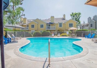 6638 Clybourn Ave, Unit 41 in North Hollywood, CA - Building Photo - Building Photo