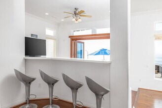 125 Chinquapin Ave in Carlsbad, CA - Building Photo - Building Photo