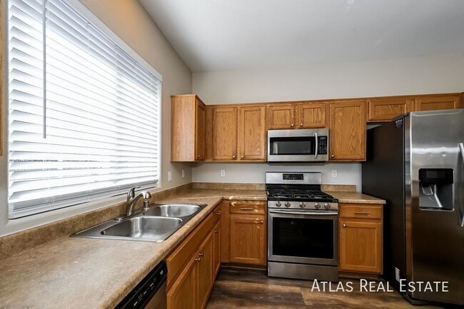 9388 Roping Cowboy Ave in Las Vegas, NV - Foto de edificio - Building Photo