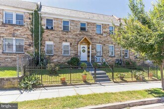 1223 Simms Pl NE in Washington, DC - Foto de edificio - Building Photo