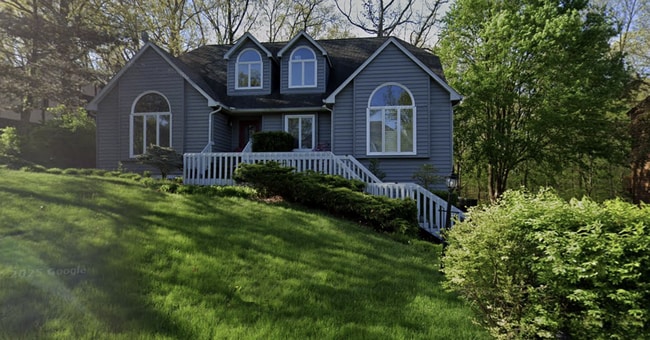 property at 482 Ashford Ln