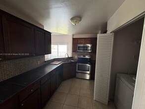 3437 NW 44th St, Unit #208 in Lauderdale Lakes, FL - Foto de edificio - Building Photo