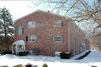 Chestnut House Apartments in Souderton, PA - Building Photo - Building Photo