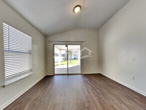 9168 Mill Grove Dr in Jacksonville, FL - Foto de edificio - Building Photo