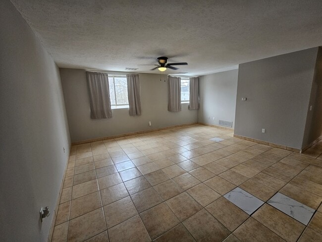 property at 3009 Pearl Ave