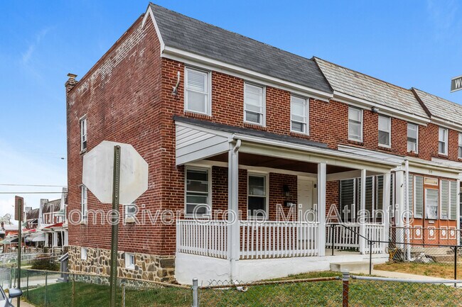 821 Mt Holly St in Baltimore, MD - Foto de edificio - Building Photo