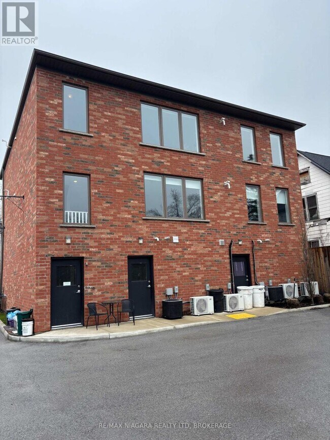 2622-2622 Stevensville Rd in Fort Erie, ON - Building Photo - Building Photo