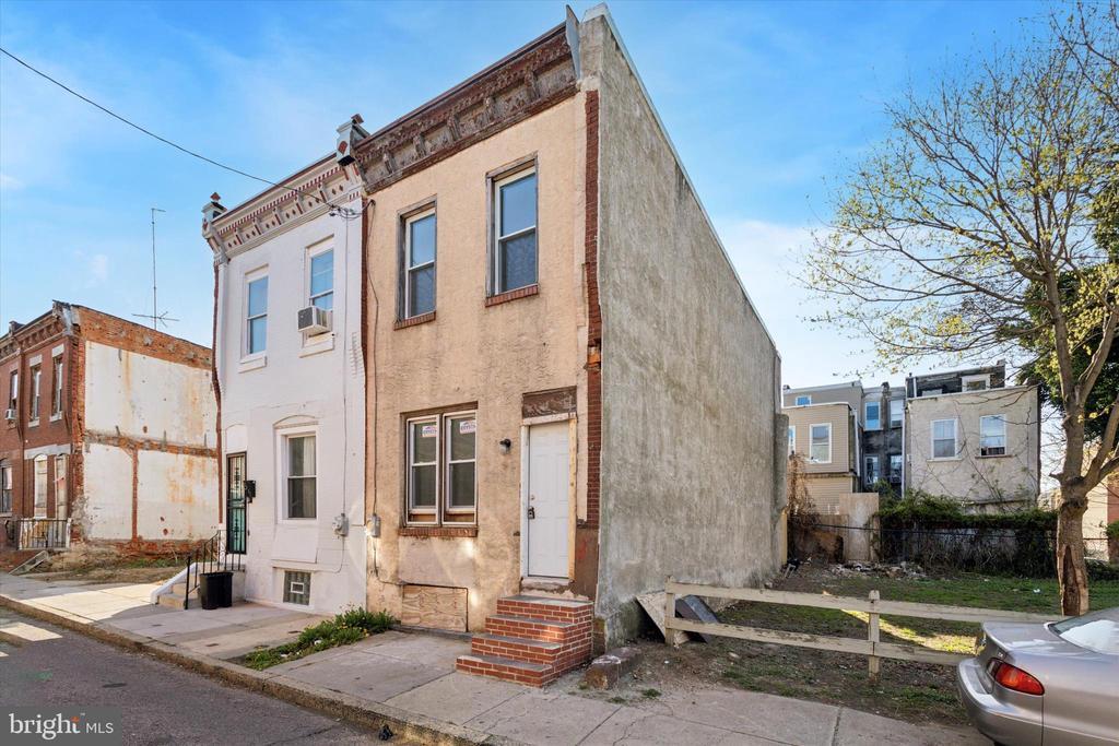 2350 N Opal St in Philadelphia, PA - Building Photo